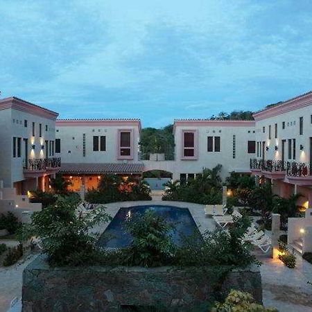 Las Sirenas Hotel And Condos West Bay Exterior photo